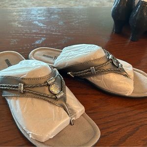 Minnetonka silver/Peuter beaded sandals size 9